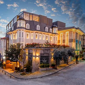 Amiral Palace Hotel&spa Hotel